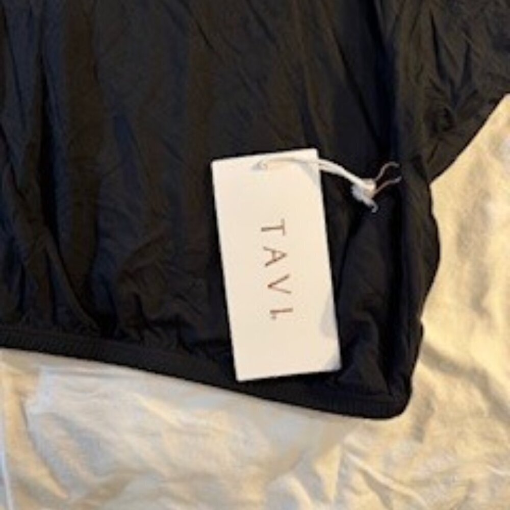 TAVI - Voyage Long Sleeve T Black - NWT - Picture 5 of 5